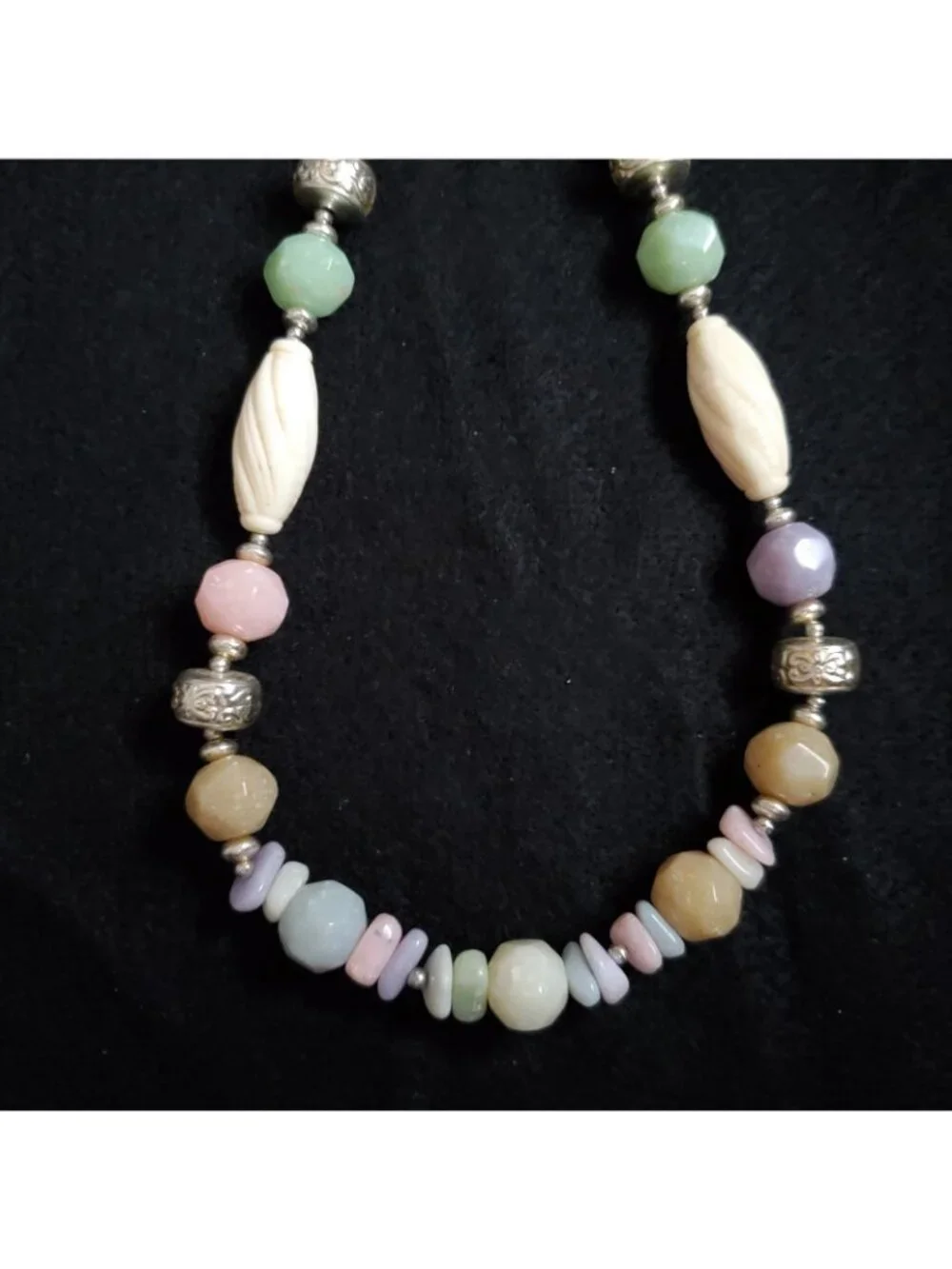 Vintage Beaded Necklace Pastel Cream Silver Tone Acrylic 23